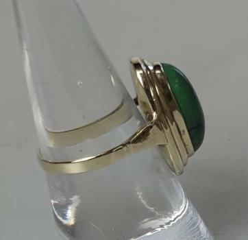 Preview: Vintage Schmucksteinring mit grünem Stein aus 585er Gold, Größe 52, Gewicht: 3,7g