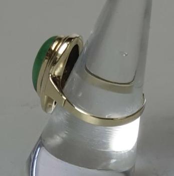 Preview: Vintage Schmucksteinring mit grünem Stein aus 585er Gold, Größe 52, Gewicht: 3,7g
