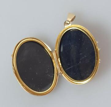 Ovaler Foto Medaillon Anhänger aus 585er Gold, Gewicht: 5,2g