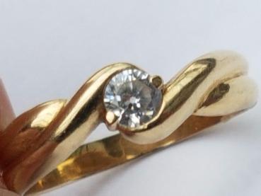 Preview: Schmucksteinring aus 585er Gold mit Zirkonia, Größe 56, Gewicht: 2,6g