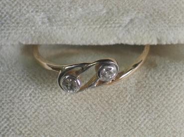 Ring aus 585er Gold mit 2 Diamanten, Größe 57, Gewicht: 1,5g