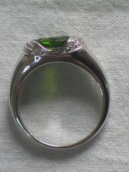 Preview: Neuware Ring aus 375er Weißgold mit Chromdiopsid und 10 Diamanten 0.05 ct. Größe 50, Gewicht: 2,4g