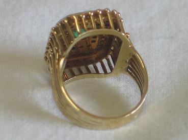 Eleganter Ring aus 585er Gelbgold mit 44 Diamanten und Smaragd Edelstein, Größe 54 Gewicht: 8,6 Gramm