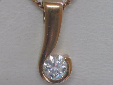 Anhänger aus 333er Gelbgold mit einem Zirkonia Edelstein, Gewicht: 1,9g