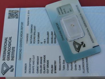 Diamant im Brillantschliff 0.30 ct, 3x Excellent! mit IGI Report, Lasergravur