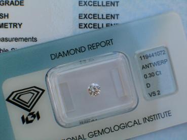 Diamant im Brillantschliff 0.30 ct, 3x Excellent! mit IGI Report, Lasergravur