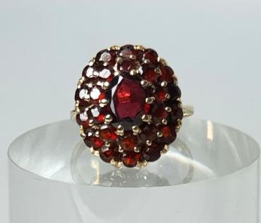 Granatsteinring mit 2.2 ct. 25 Edelsteine, 585er Gold, Größe 58, Gewicht: 5,7g