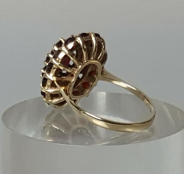 Granatsteinring mit 2.2 ct. 25 Edelsteine, 585er Gold, Größe 58, Gewicht: 5,7g