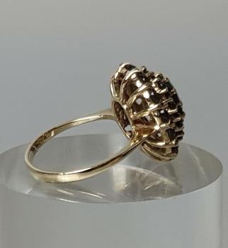 Granatsteinring mit 2.2 ct. 25 Edelsteine, 585er Gold, Größe 58, Gewicht: 5,7g