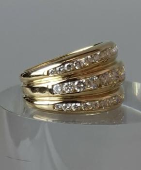 Preview: Exclusive Juweliersarbeit: Diamantring 3.03 ct aus 750er Gelbgold mit 44 Diamanten, Größe 56