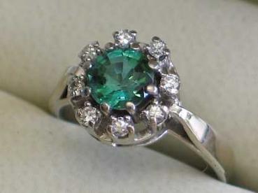 NEU Ring aus 585er Weißgold mit Diamanten und Diopsid Edelstein, Größe 56, Gewicht: 4,8g