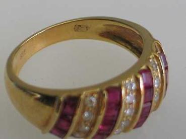 Preview: NEU Ring aus 585er Gelbgold mit 13 Diamanten und 14 Rubin Edelsteinen, Größe 58, Gewicht: 5,8g