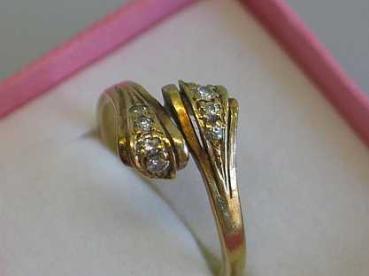 Preview: Hübscher Damenring aus 585er Gelbgold mit 8 Diamanten, Größe 55, Gewicht: 2,6g