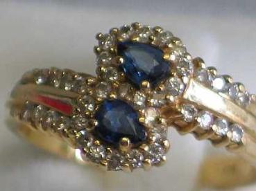 Preview: Saphir- Diamantring aus 750er Gold mit 38 Diamanten und 2 Saphiren, Größe 55, Gewicht: 3,9g