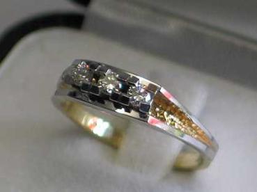NEU: Diamantring aus 585er Gold Bicolor mit 3 Diamanten 0.18 ct., Größe 55, Gewicht: 4,2g