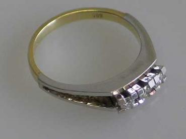 Preview: NEU: Diamantring aus 585er Gold Bicolor mit 3 Diamanten 0.18 ct., Größe 55, Gewicht: 4,2g