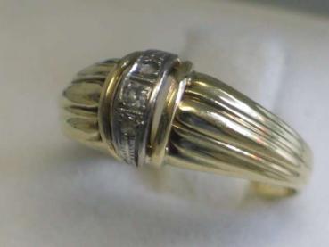 Schicker Damenring aus 585er Gelb und Weißgold mit 3 Diamanten, Größe 53, Gewicht: 2,7g
