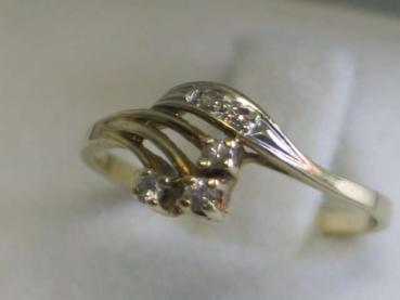 Schicker Damenring aus 585er Gold mit 5 Diamanten, Größe 55, Gewicht: 1,7g