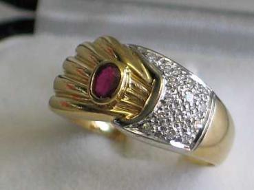 Preview: TOP Eleganter Ring aus 750er Gelb und Weißgold mit 14 Diamanten und Rubin Edelstein, Größe 59, Gewicht: 6,4g