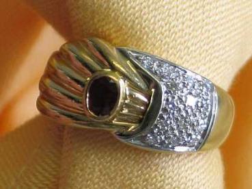 Preview: TOP Eleganter Ring aus 750er Gelb und Weißgold mit 14 Diamanten und Rubin Edelstein, Größe 59, Gewicht: 6,4g