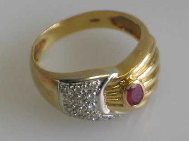Preview: TOP Eleganter Ring aus 750er Gelb und Weißgold mit 14 Diamanten und Rubin Edelstein, Größe 59, Gewicht: 6,4g