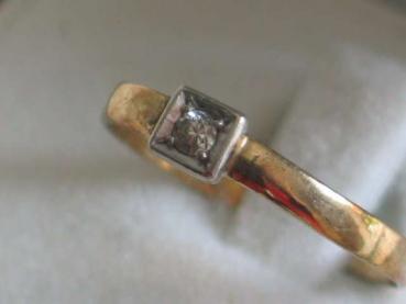 Preview: Hübscher Diamantring aus 333er Gold, Größe 56, Gewicht: 1,1g
