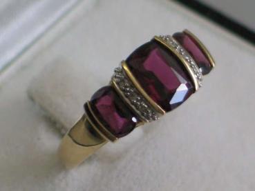 Ring aus 585er Gold mit Diamanten und Rhodolithen, Größe 53, Gewicht: 3,4g