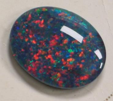 Opal, Triplette, oval, Australien, Gewicht: 9.0 ct.