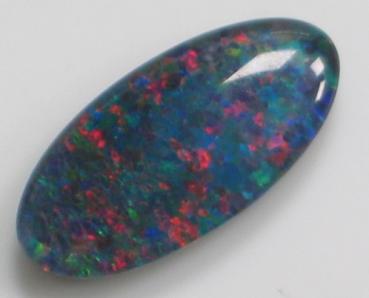 Opal, Triplette, oval, Australien, Gewicht: 5.525 ct.