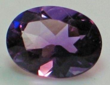 Amethyst im Ovalschliff, Gewicht: 1.1 ct.