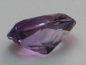 Amethyst im Ovalschliff, Gewicht: 1.1 ct.