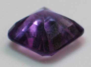 Amethyst im Treppenschliff, Quadrat, Gewicht: 6.6 ct.