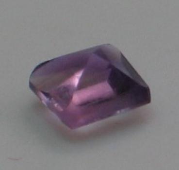 Amethyst im Carréschliff, Gewicht: 0.325 ct.