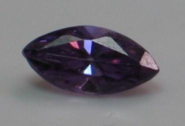 Amethyst im Navetteschliff, Gewicht: 1.2 ct.