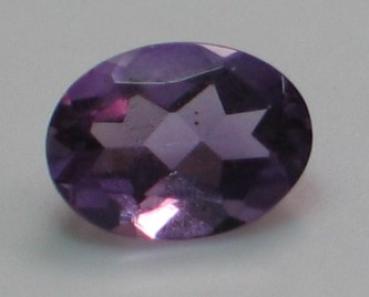 Amethyst im Ovalschliff, Gewicht: 1.0 ct.