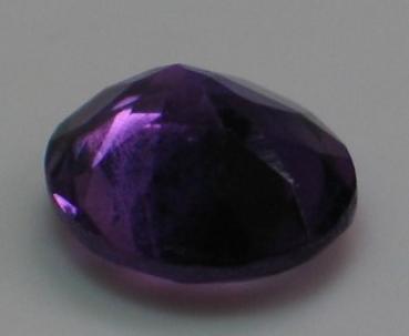 Amethyst im Ovalschliff, Gewicht: 2,9 ct.