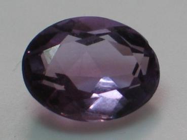 Amethyst im Ovalschliff, Gewicht: 2.3 ct.