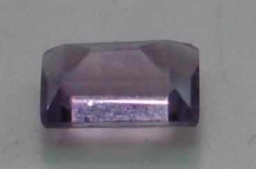 Amethyst im Baguetteschliff, Gewicht: 0.6 ct.