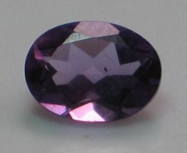 Amethyst im Ovalschliff, Gewicht: 1.0 ct.