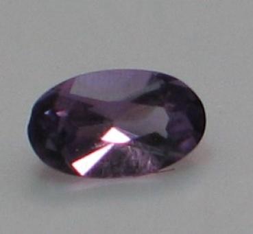 Amethyst im Ovalschliff, Gewicht: 0.235 ct.