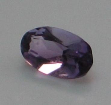 Amethyst im Ovalschliff, Gewicht: 0.245 ct.