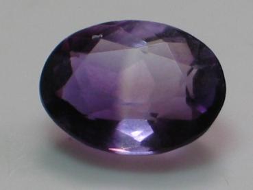 Amethyst im Ovalschliff, Gewicht: 2.8 ct.