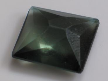Preview: Turmalin, dunkelgrün, rechteckig, Flachtafelstein mit gewölbter Tafel, Gewicht: 14.4 ct.