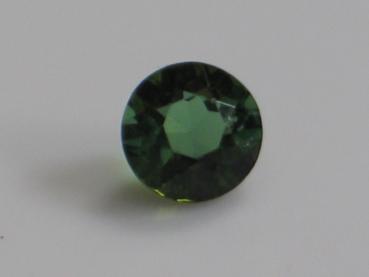 Turmalin, dunkelgrün, rund, 0.74 ct, Maße: 5,53-5,55 x 3,88 mm