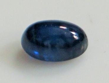 Saphir Cabochon, blau, Maße: 6,00 x 4,04 x 3,29 mm, Gewicht: 0.81 ct.