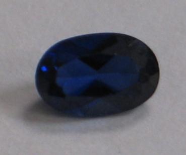 Saphir im Ovalschliff, blau, Gewicht: 0.52 ct.