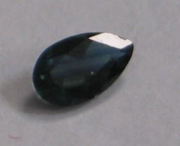 Saphir im Tropfenschliff, blau, Gewicht: 0.14 ct.