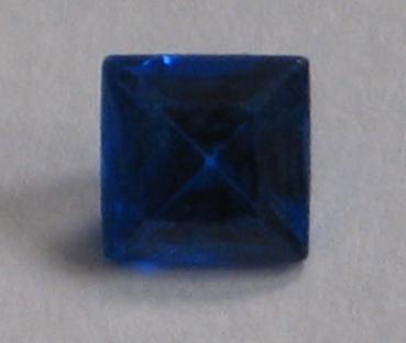Saphir im Carréschliff, blau, Gewicht: 0.3 ct.
