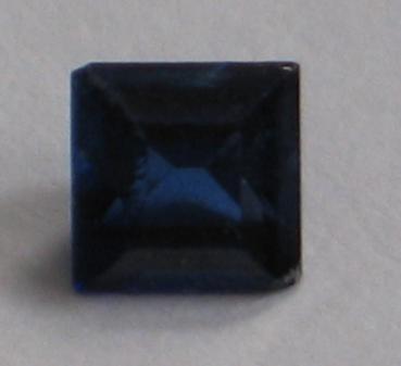 Saphir im Carréschliff, blau, Gewicht: 0.51 ct.
