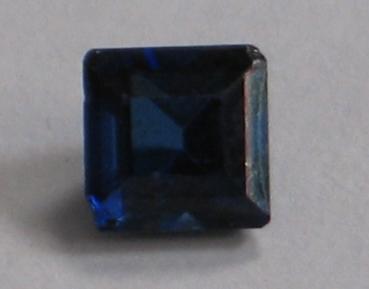 Saphir im Carréschliff, blau, Gewicht: 0.47 ct.